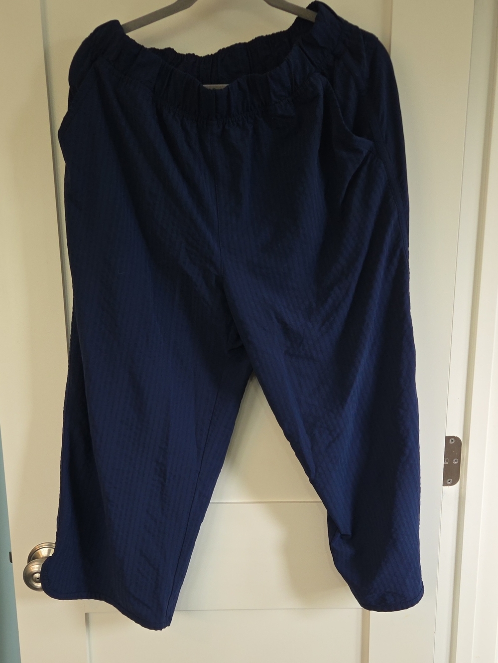 Title nine Women's Navy Blue Capri Pants